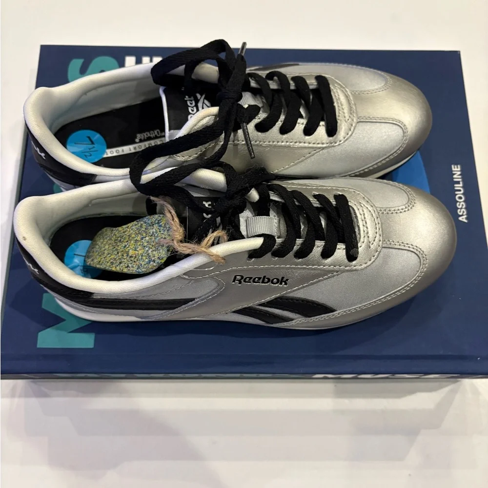 Reebok‎ World 70 Retro Sneakers Metallic Silver and Black Trainers NWT